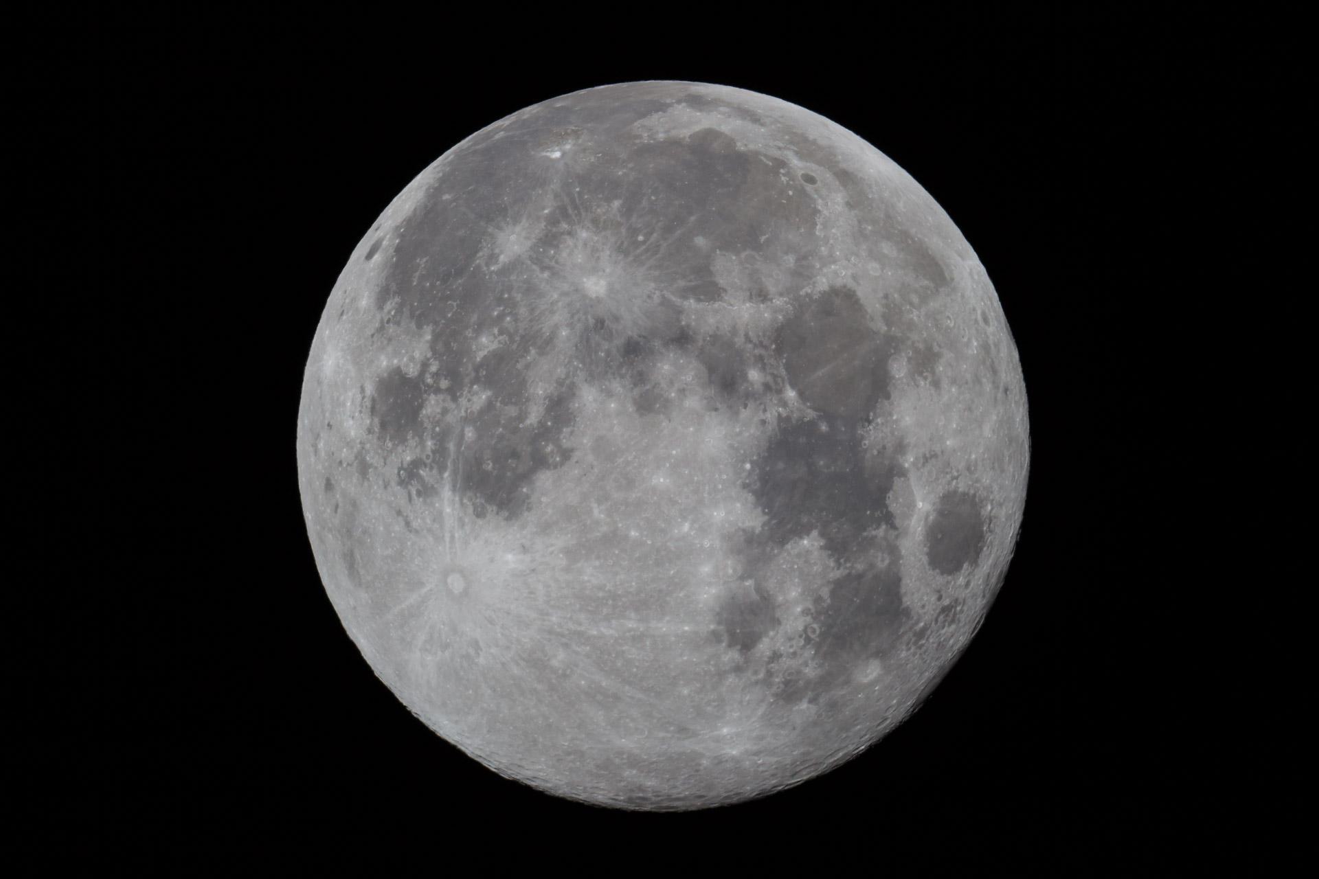 Mond durch ein Teleskop (Brennweite 1200mm)